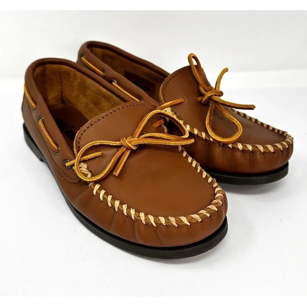 Minnetonka Moccasins Men Leather Camp Moc Slip On Shoes Size 7.5 Maple Brown NEW